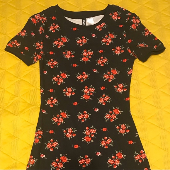 NWT H&M Floral Dress - Picture 1 of 3